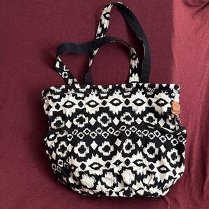 Thirty One Retro Metro  Black and White Tote Bag -Like New